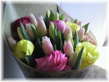 チューリップとラナンキュラスの花束３０本